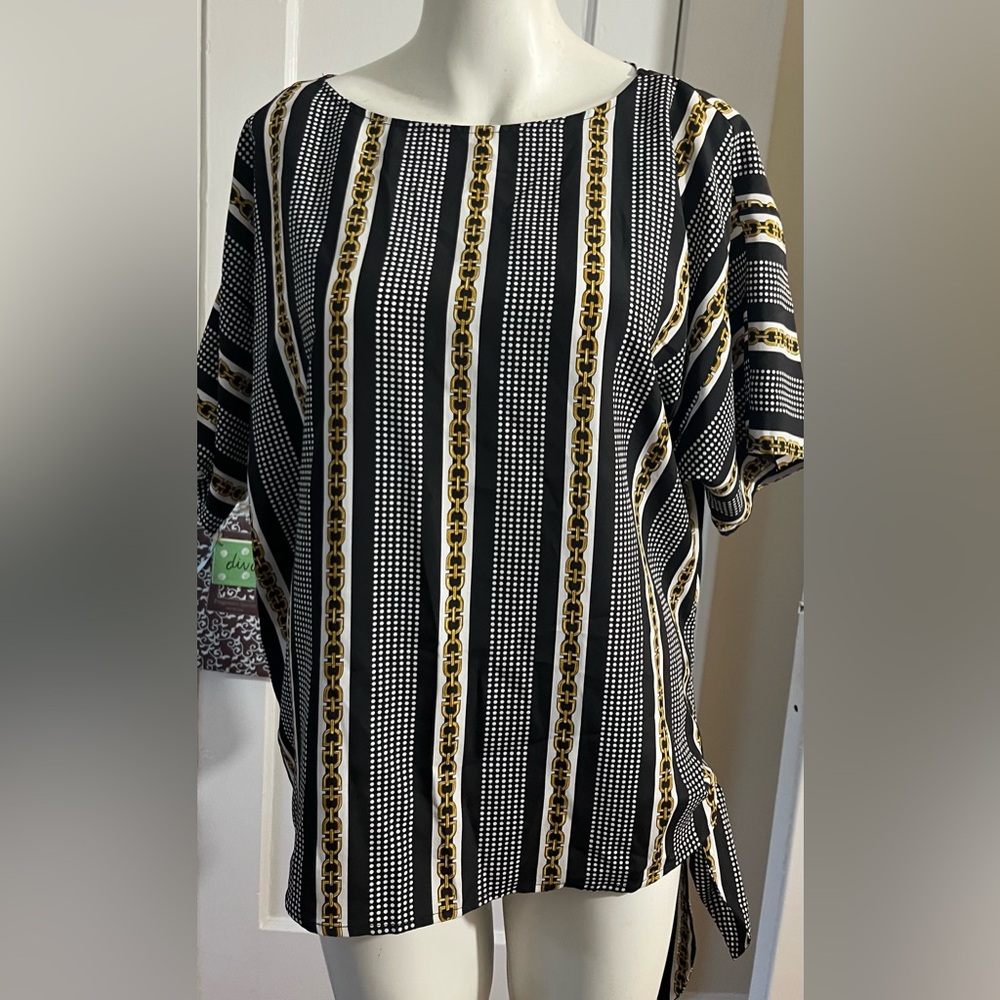 Michael Kors top.  Side knot. Beautiful. Excellent condition. Great for Summer